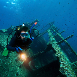 Before wreck diving, take a dive class and get your dive certification in Illinois